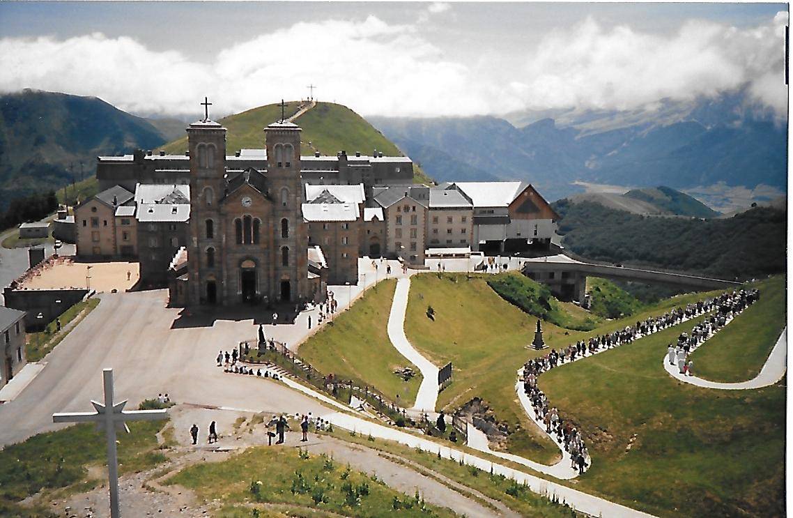 La SALETTE, 1846 Apparitions de la vierge Marie